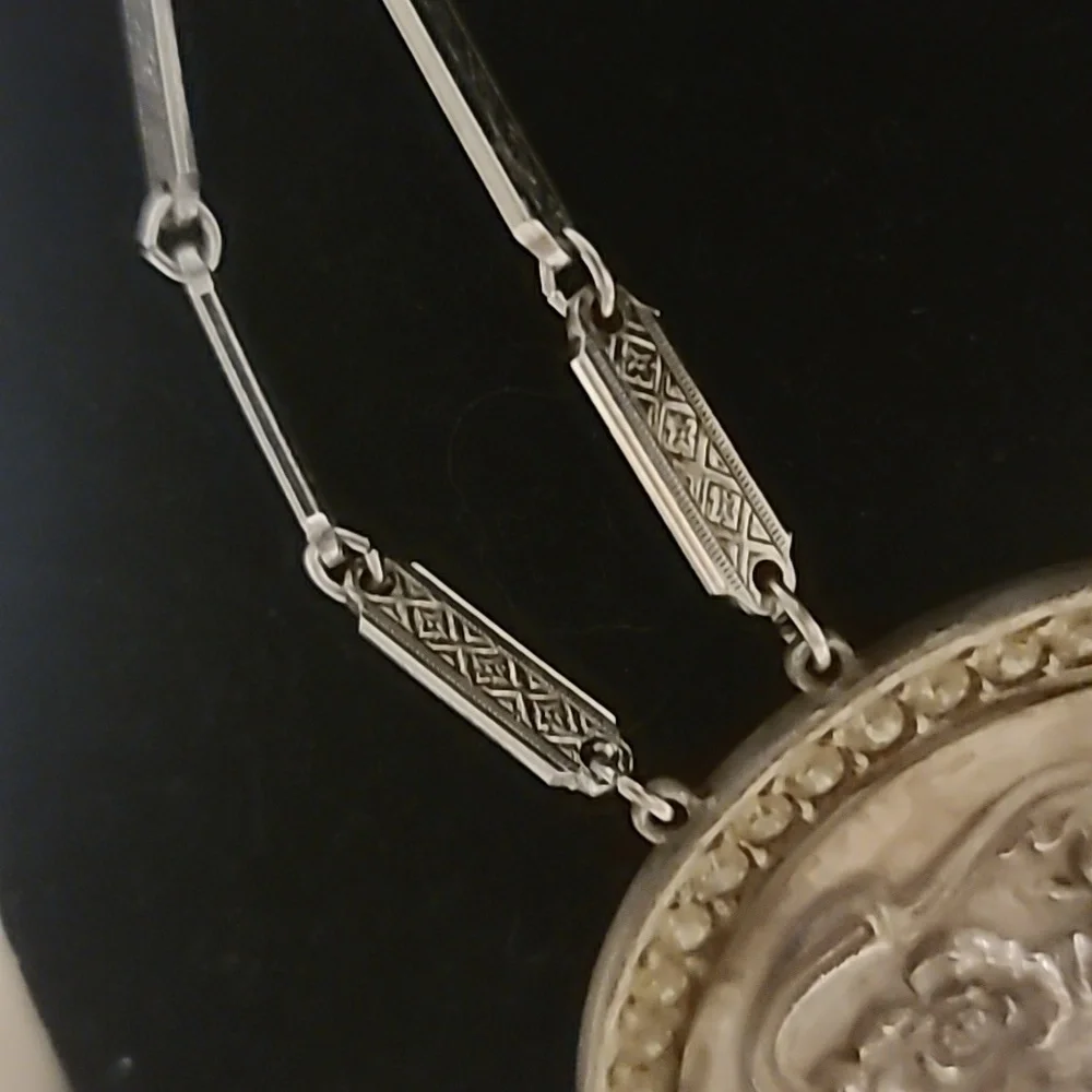 Vintage 1960 Silver Golddette Lady Medallion. Beautiful Unique. Rare. - Picture 12 of 15